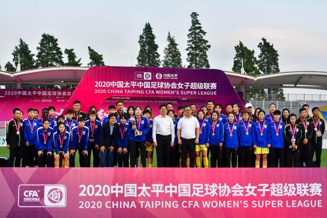 官方：39岁胡尔克加盟弗鲁米嫩塞，签约至2027年12月